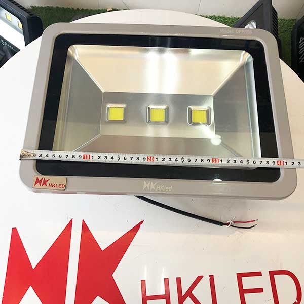 Đèn pha LED ngoài trời HKLED pha rọi 150W