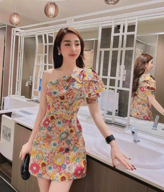 Đầm body thun dẻo in 3D lệch vai tay phồng kết nơ vai có mút ngực sexy sang chảnh