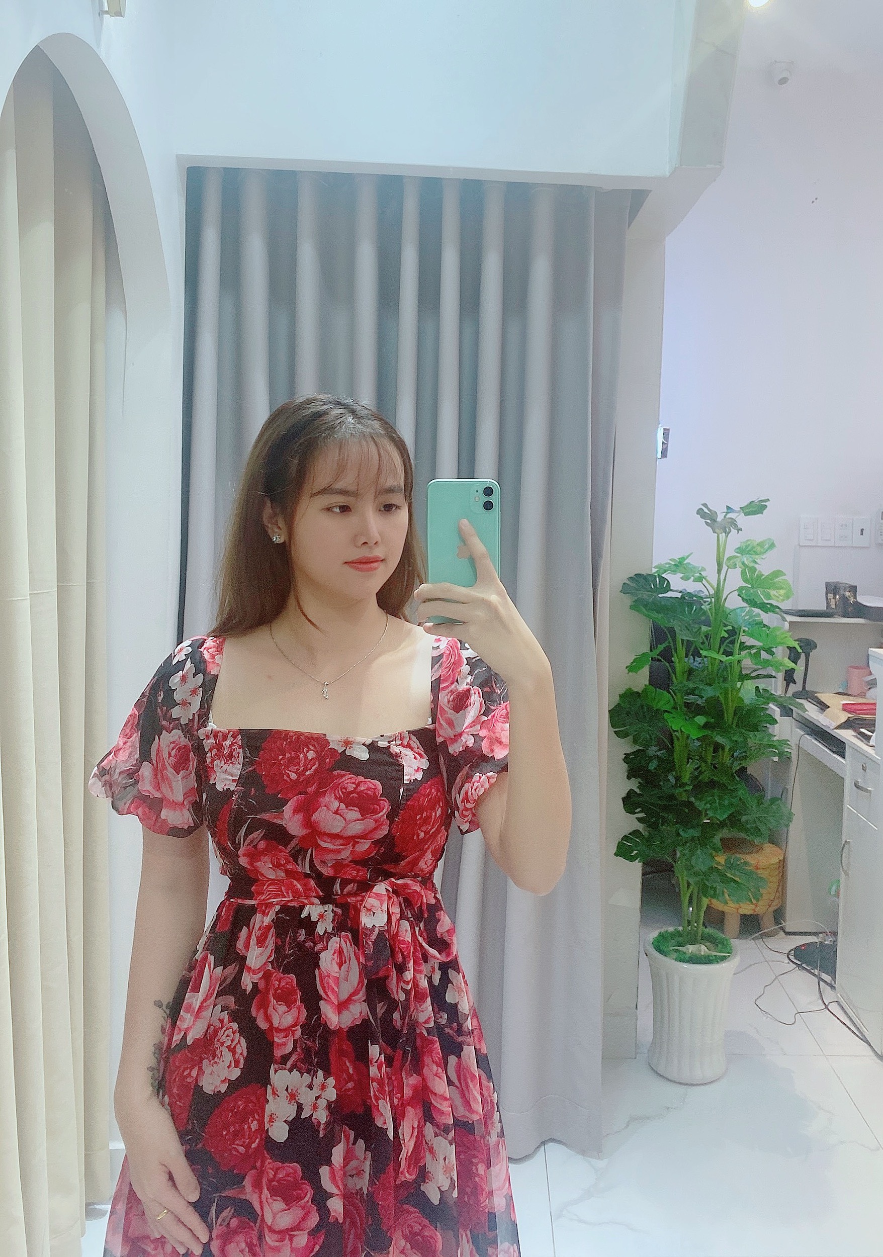 Váy đầm hoa voan đi tiệc,váy đầm nữ đi chơi, váy đầm nữ trẻ đẹp, váy đầm nữ cao cấp,váy đầm nữ thời trang V025