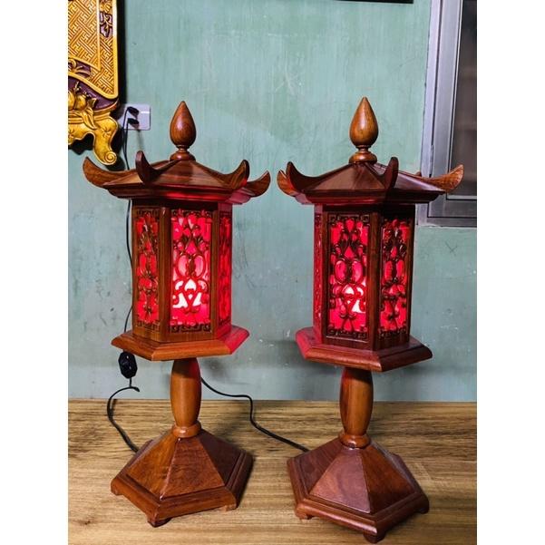 Cặp Đèn Thờ Gỗ Hương Hình Mái Chùa Cao 48cm