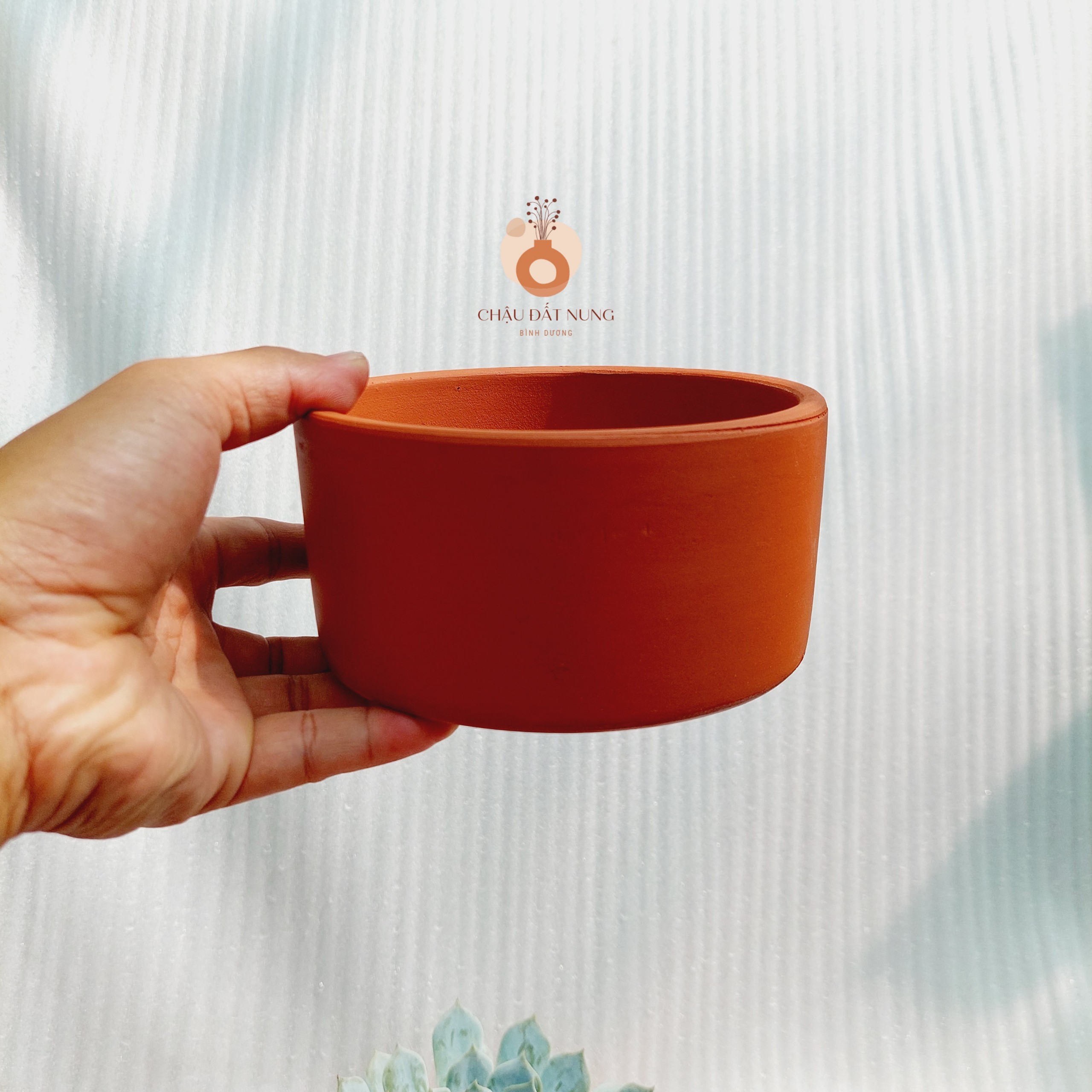 Chậu đất nung Bình Dương - Trụ 147, miệng chậu 14cm, chiều cao 7cm