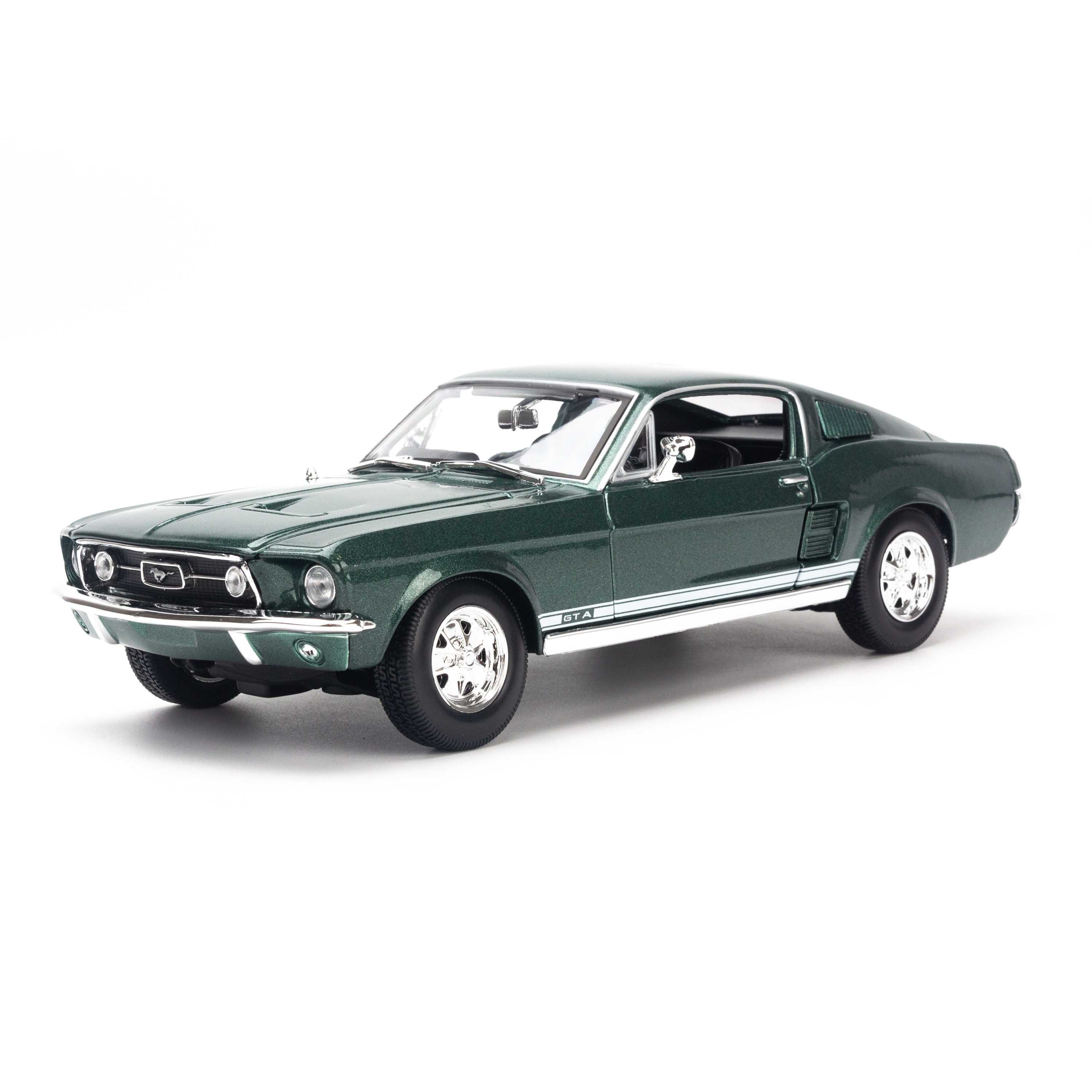 Mô hình xe Ford Mustang GTA Fastback 1967 1:18 Maisto - 31166