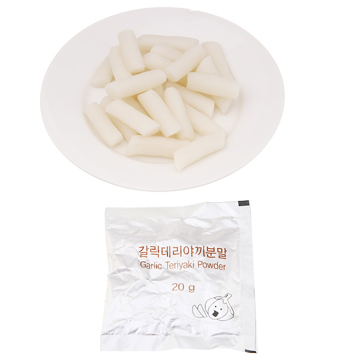 Bánh Gạo Young Poong Topokki Vị Xốt Tỏi Nhập Khẩu Hàn Quốc Dạng Ly (120g/ly)