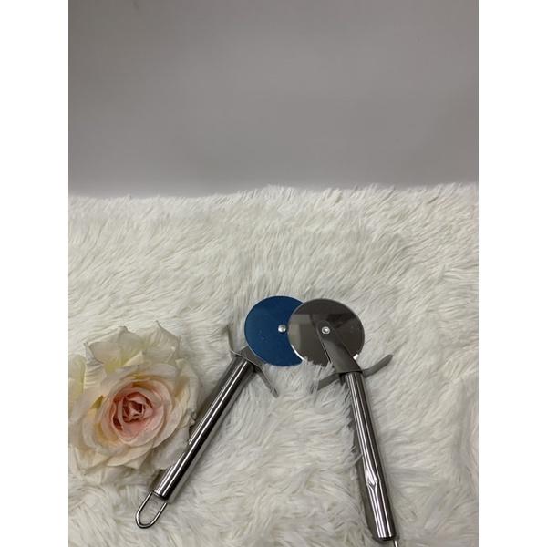 Dao cắt bánh pizza