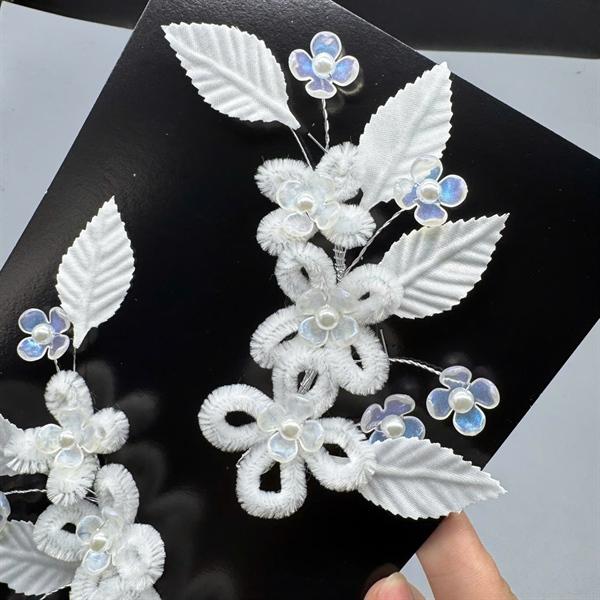 Cài tóc cô dâu hoa nhung trắng nhỏ đính lá mẫu mới t12/2024
