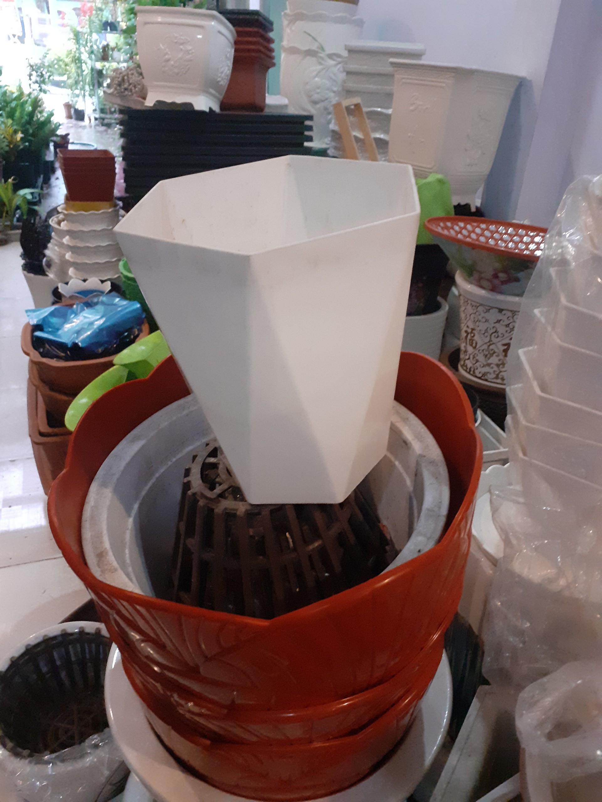 Chậu nhựa lục giác kim cương
