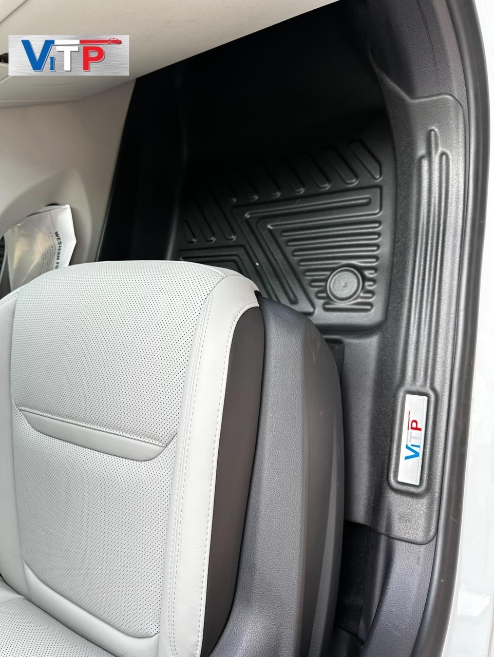 Thảm Sàn ViTP Ford Territory Nhựa Đúc Khuôn Cao Cấp