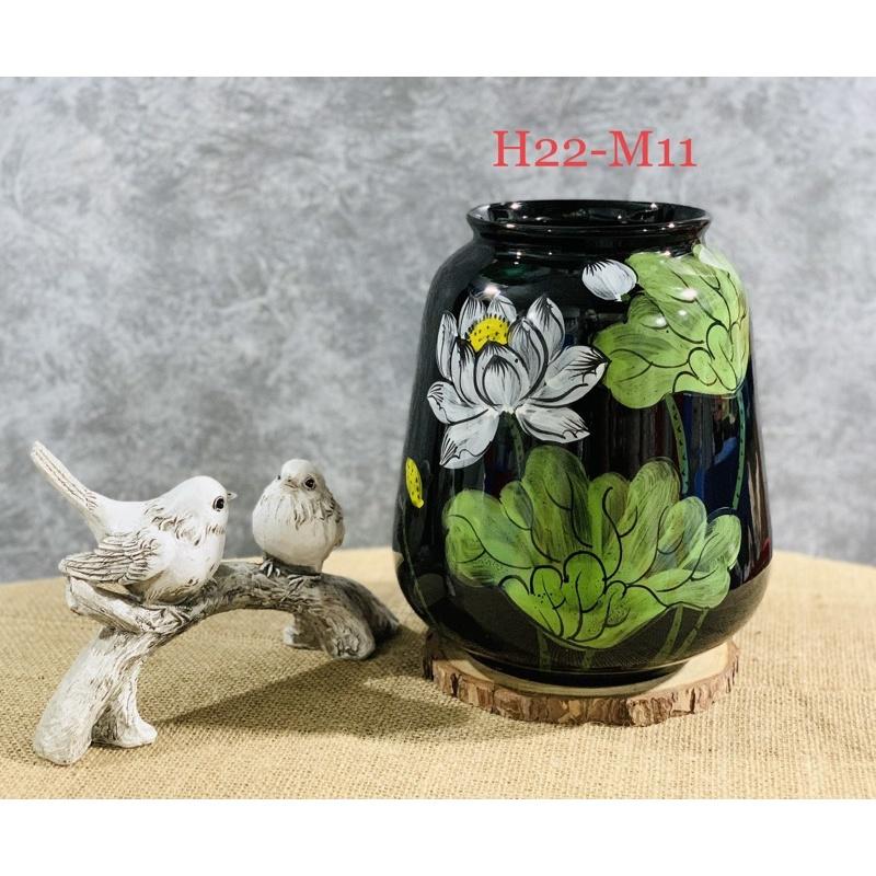 Bình cắm hoa, hoạ tiết hoa sen vẽ thủ công. Gốm sứ Bát Tràng.