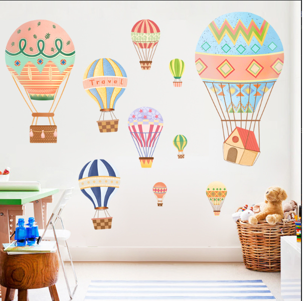 Decal trang trí tường - Khinh khí cầu thổ cẩm sắc màu
