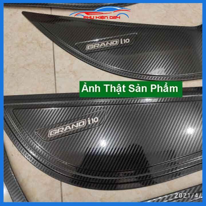 Bộ ốp tapli Hyundai I10 2021-2022 vân Cacbon chống xước va đập khi mở cửa và làm đẹp xe