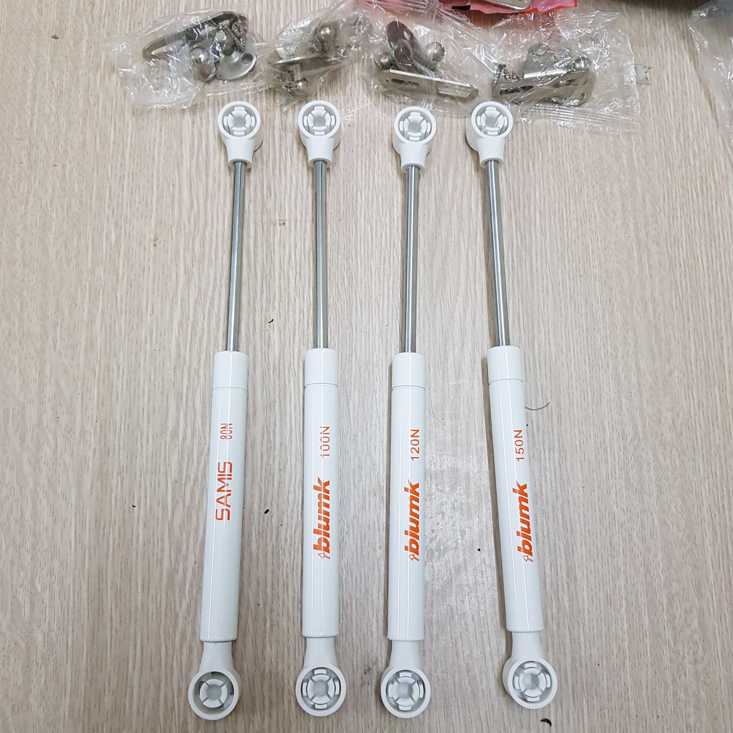 Piston Blumk. Tay Nâng Piston Thủy Lực, Tay Nâng Cánh Tủ Giảm Chấn - Có thợ lắp đặt
