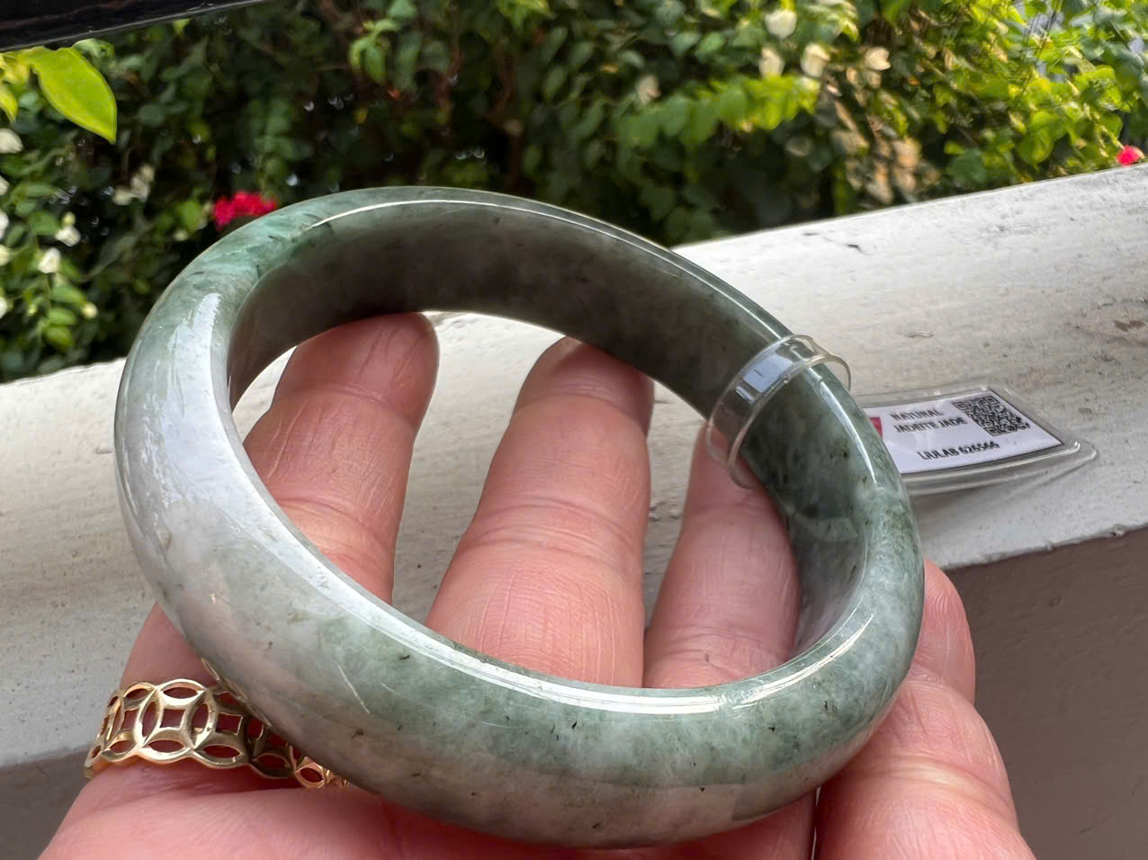 Vòng Tay Nữ Đá Cẩm Thạch Tự Nhiên Bản Hẹ Type A Ni 56mm Cao 14mm Dầy 8mm Kiểm Định Liulab 626566 Màu Xanh Đậm Bông Trắng bóng sang đẹp xinh xắn các Chị mệnh Kim mệnh Thủy 53kg - 59kg đeo tay sang sịn ạ