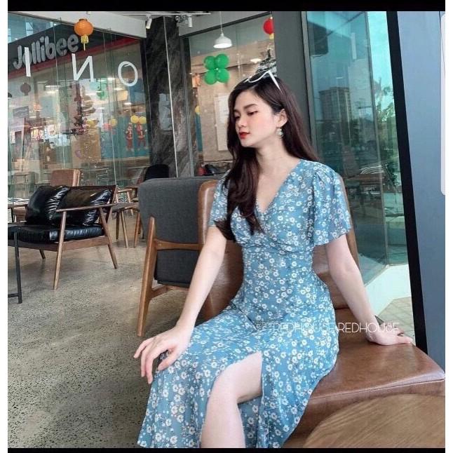 Váy đầm nữ dáng suông cổ V xẻ tà họa tiết hoa nhí chất lụa mềm mịn thoải mái khi mặc AM