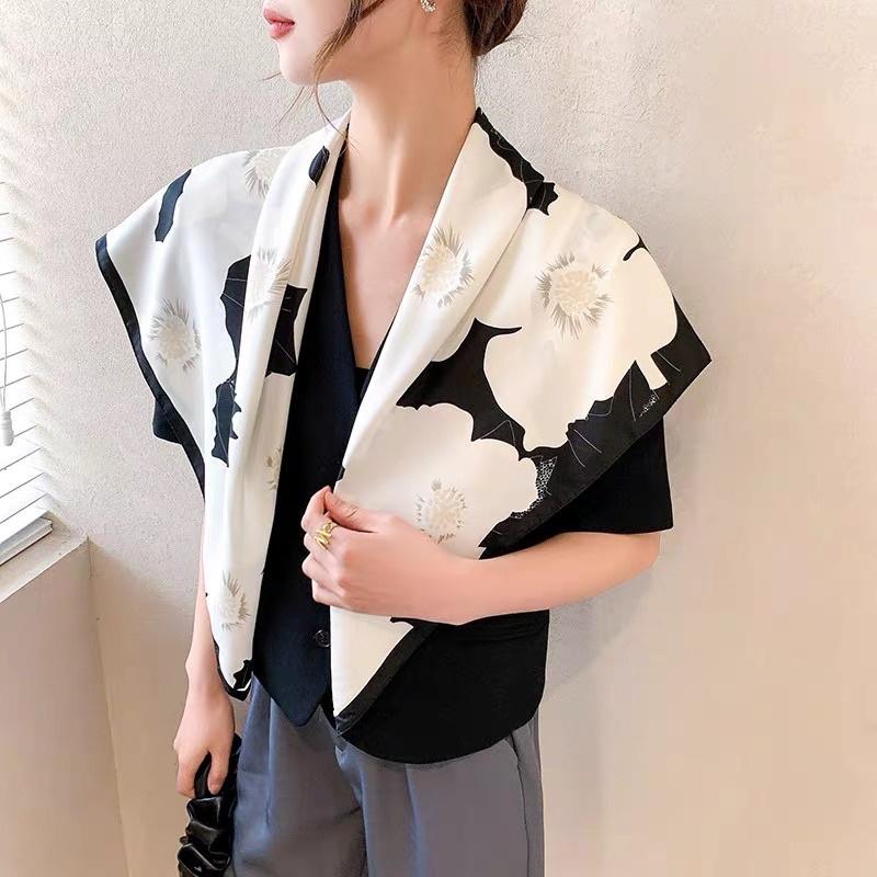 Khăn lụa vuông choàng cổ thanh lịch size 90x90cm