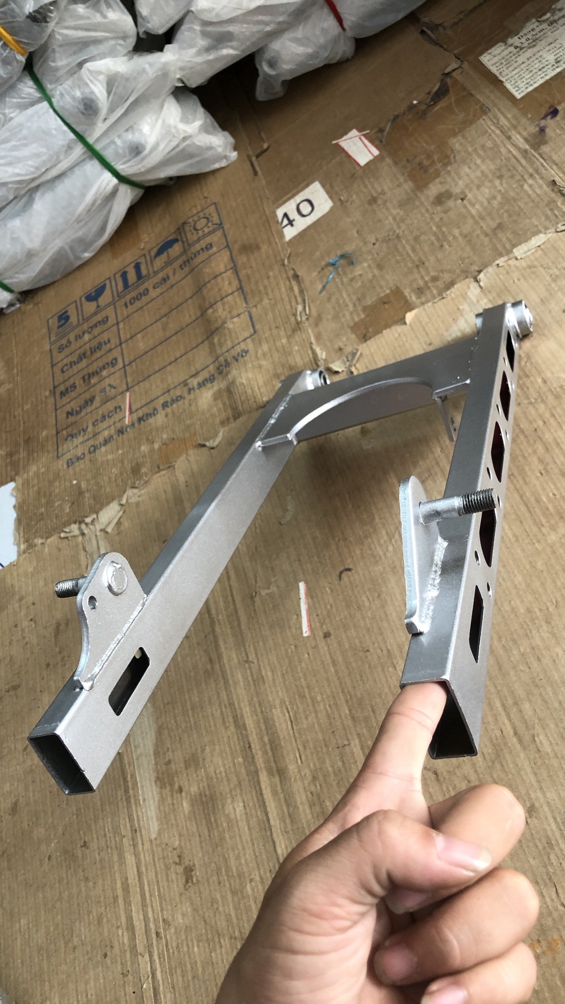 Gấp xe Wave nhỏ phay lổ dài 50cm có luôn tăng sên