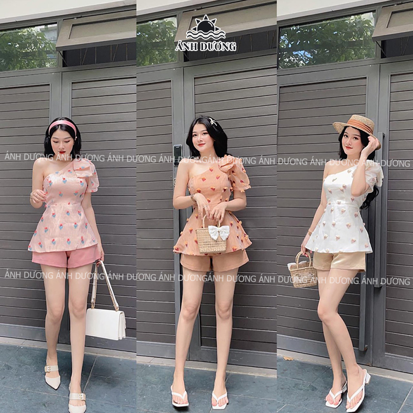 Set áo lệch vai vải lụa in KTS và quần đùi nữ vải chéo nhung trẻ trung