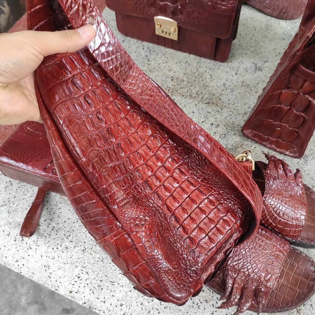 Túi nam đeo ngực cá sấu nâu đỏ siêu đẹp