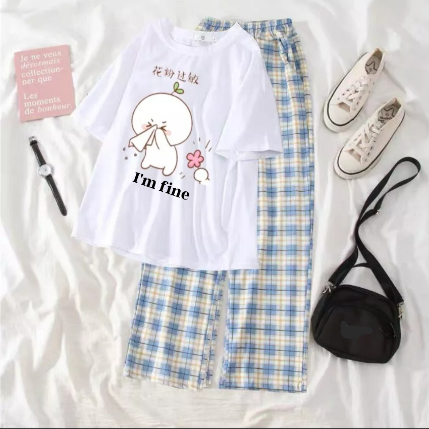 Sét Bộ Nữ SS23, Sét Đồ Nữ Đi Chơi Đẹp In Chữ Và Hình Tôi Vẫn Khỏe, Sét Áo Vải Cotton, Và Quần Kẻ Đen Cá Tính