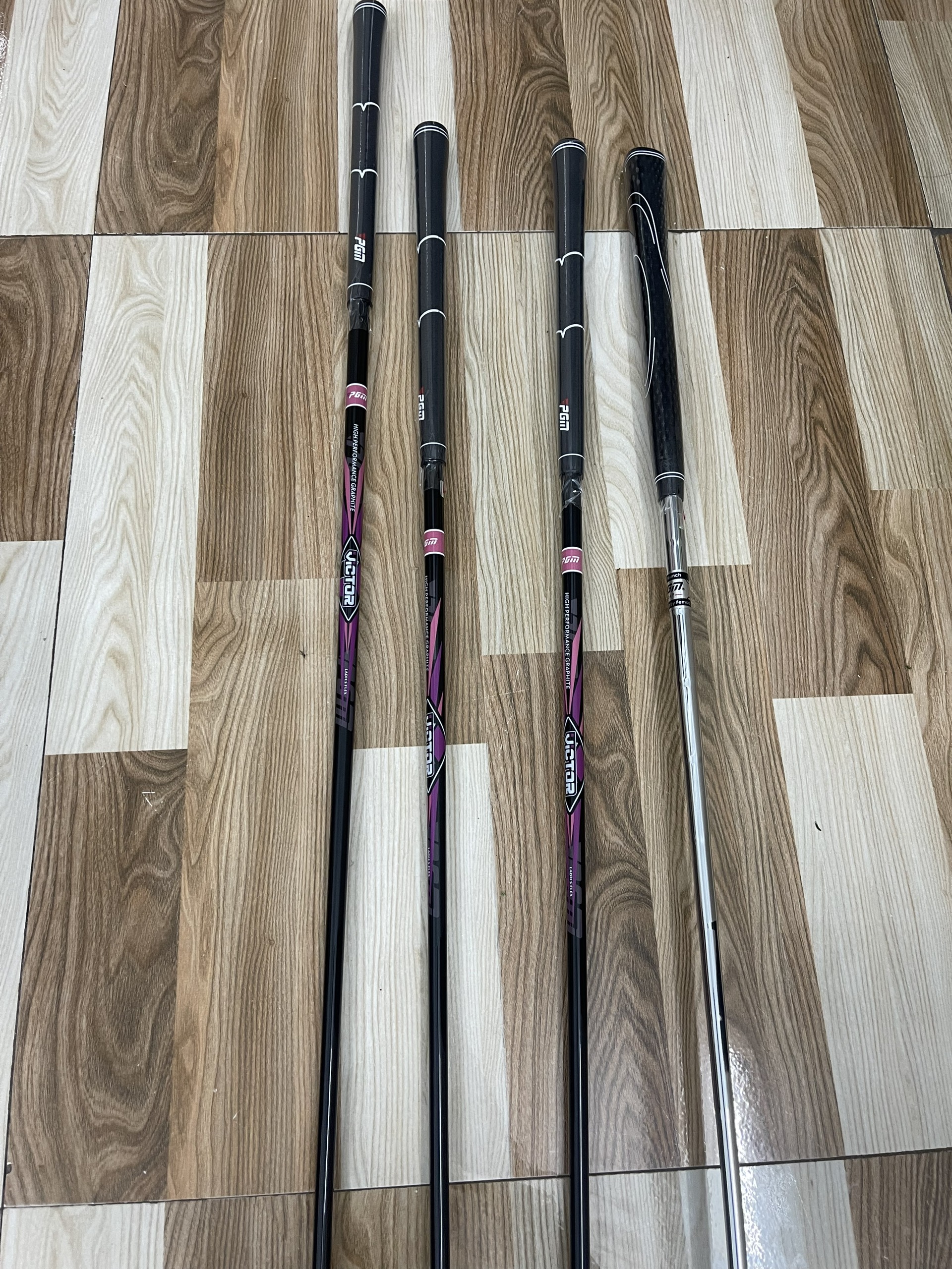 Bộ 4 gậy golf nữ chính hãng PGM model LTG007( bao gồm túi đựng)
