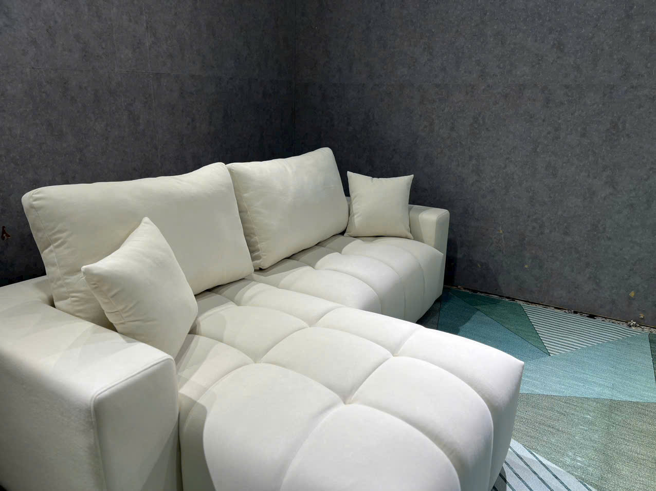 Sofa phòng khách Juno sofa Minoti NK2025 KT 1m8 x 1m4