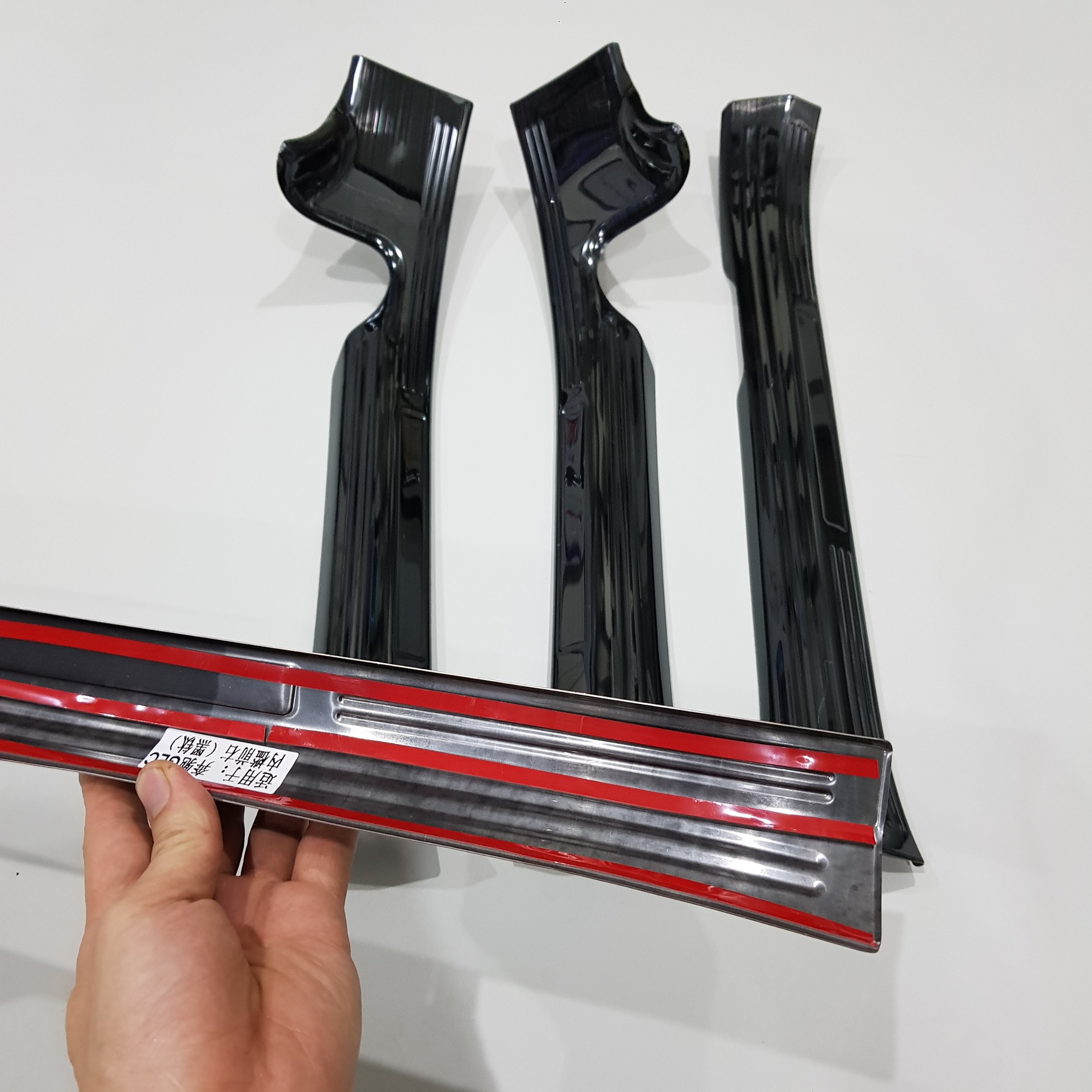 Bộ Ốp bậc cửa, Nẹp bước chân TITAN dành cho xe Mercedes GLC