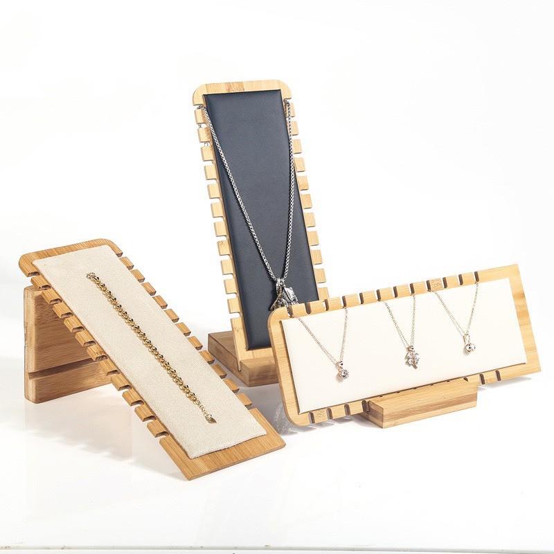 Kệ trưng dây chuyền gỗ decor cho shop
