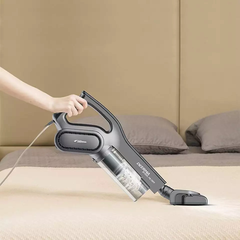 Máy hút bụi Deerma DX700S đi kèm phíc cắm đa năng