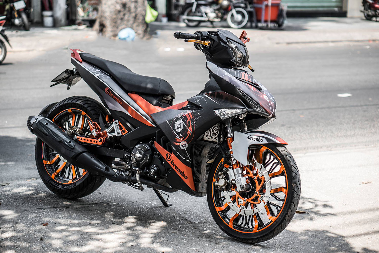 Tem trùm Exciter 150 Orange Electric