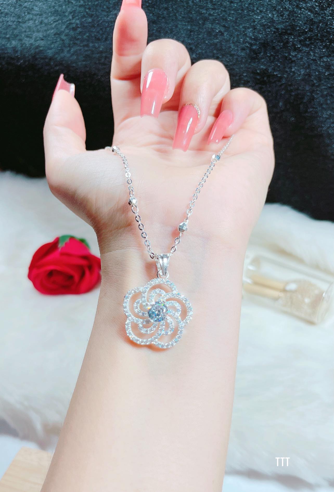 Dây chuyền nữ mặt hoa chất liệu bạc s925 MS22a