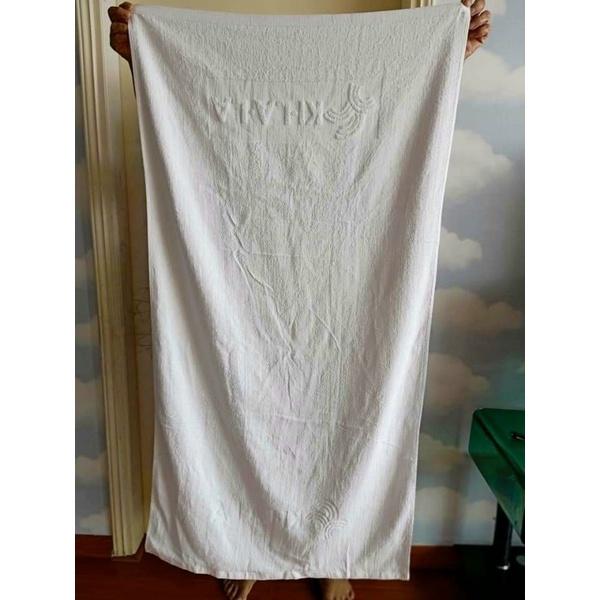 Khăn tắm ks xuất dư có logo thấm nước rất tốt 65x135