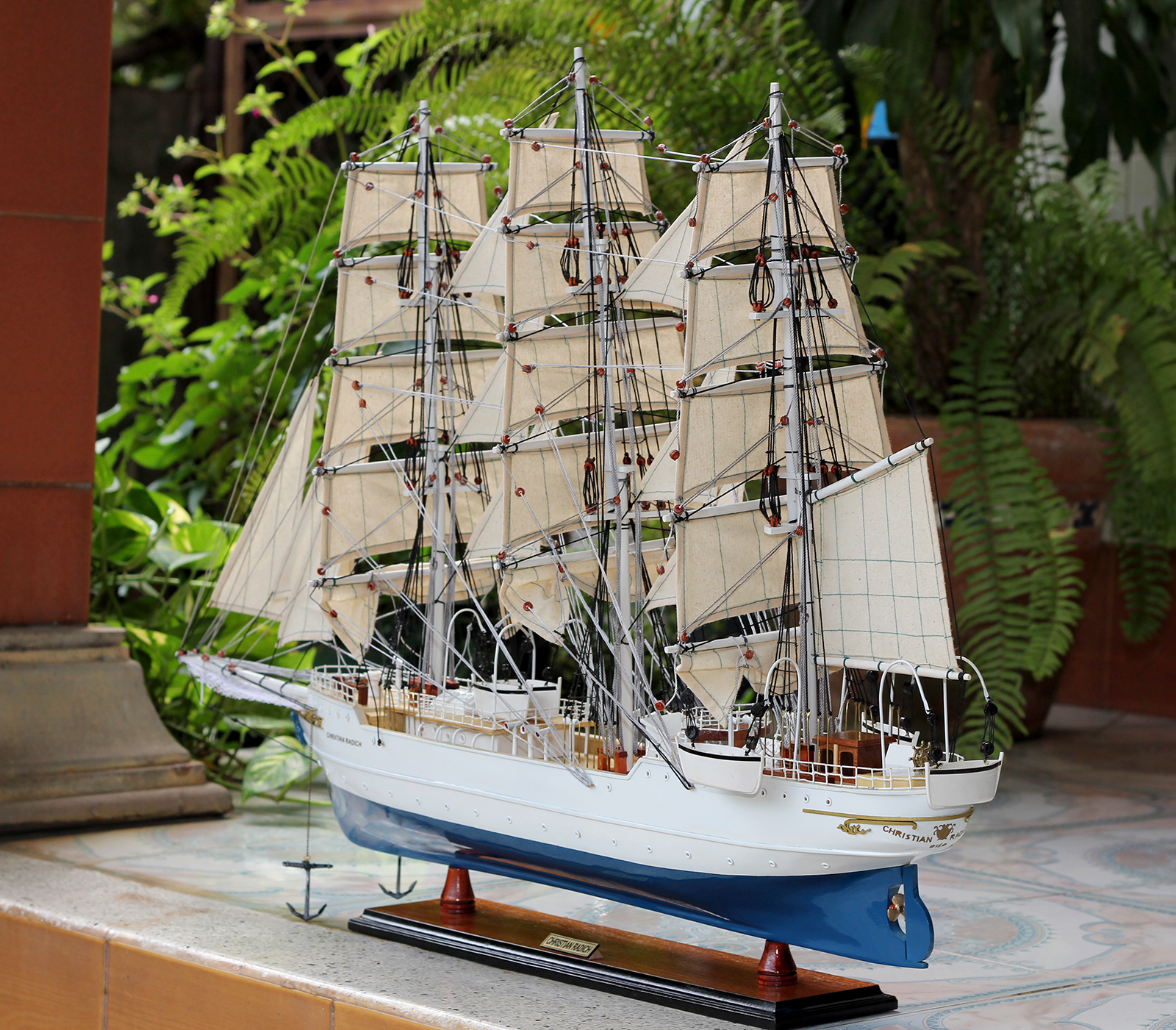 Thuyền gỗ trang trí Christian Radich dài 97cm