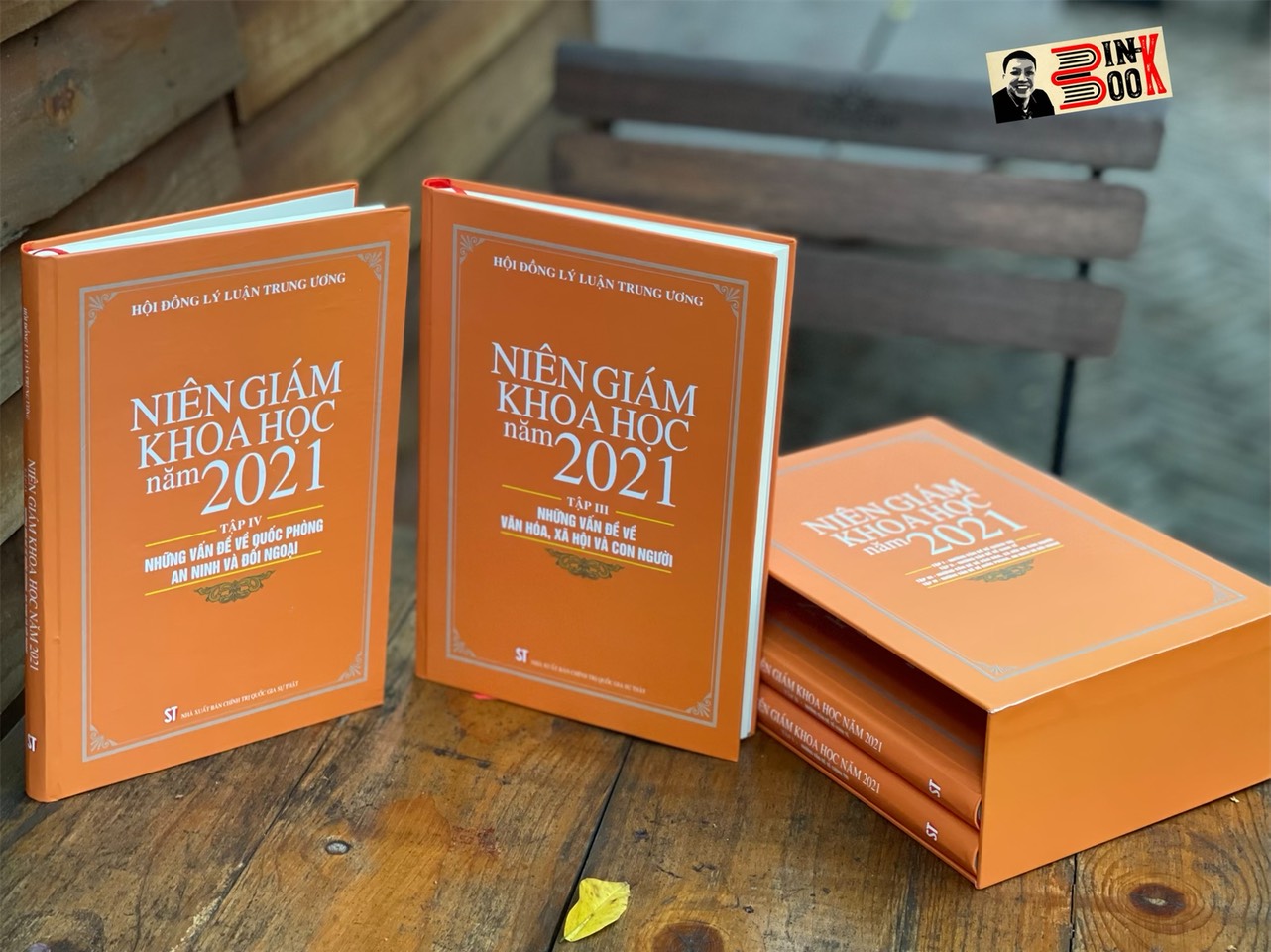 (Boxset trọn bộ 4 tập, bìa cứng) NIÊN GIÁM KHOA HỌC NĂM 2021:Tập I - Những vấn đề về chính trị; Tập II - Những vấn đề về kinh tế;  Tập III - Những vấn đề về văn hóa, xã hội và con người; Tập IV - Những vấn đề về qu.ố.c p.h.ò.n.g, an ninh và đối ngoại