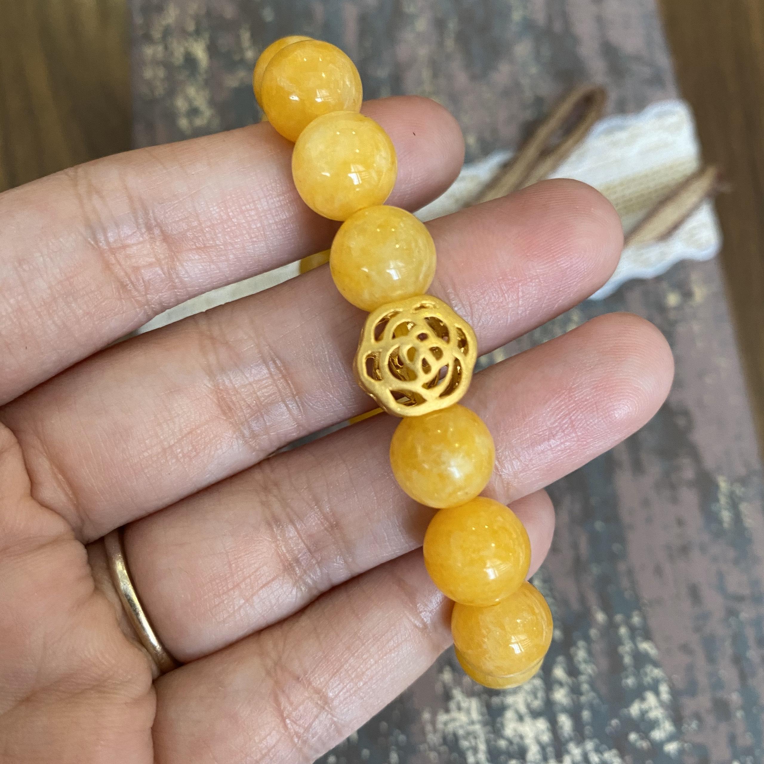 Vòng Đá Thạch Anh Vàng Vân 10 Ly Mix Charm Hoa 24K