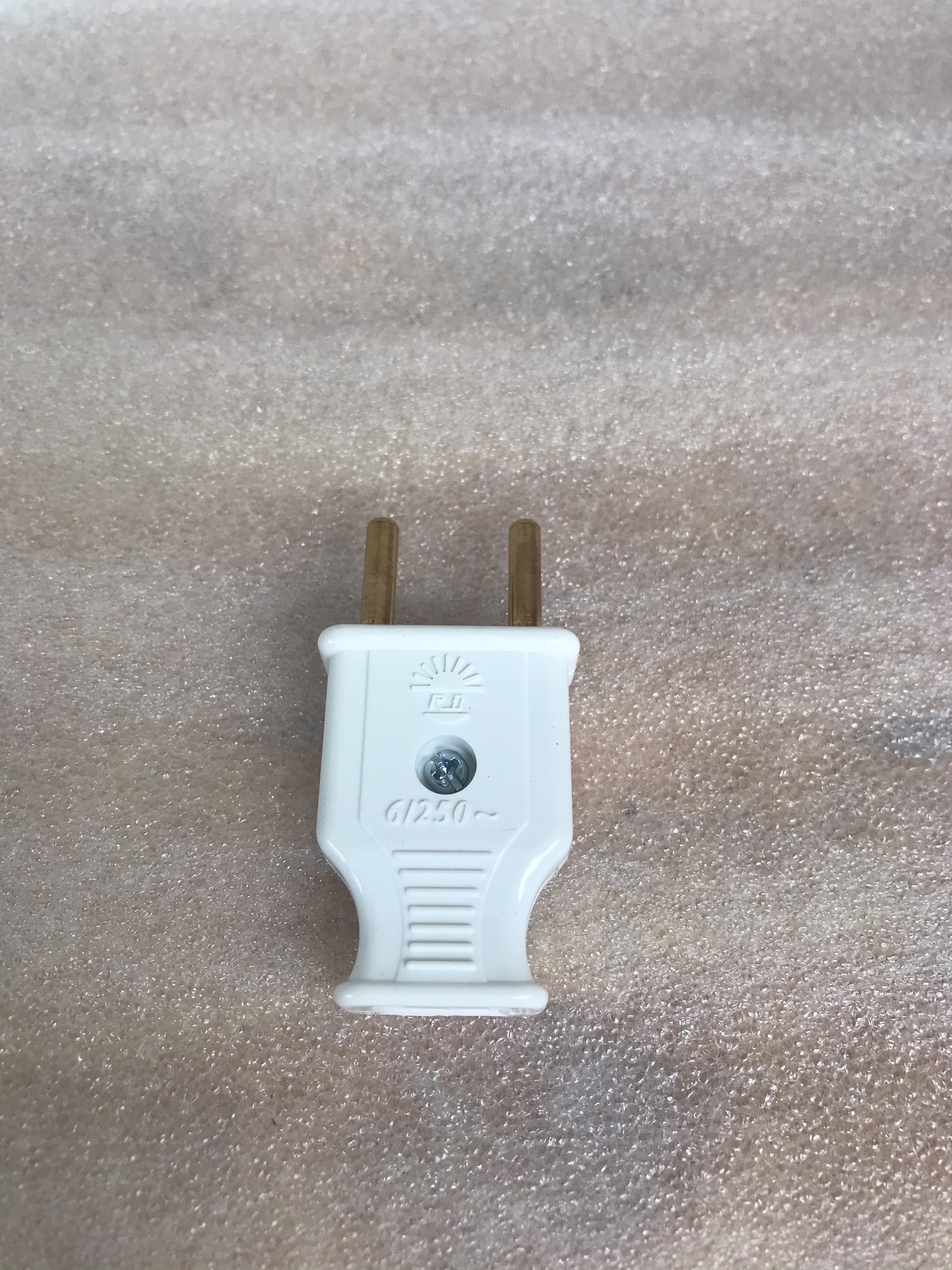 Chui Phích cắm điện Rạng Đông Model PL-01