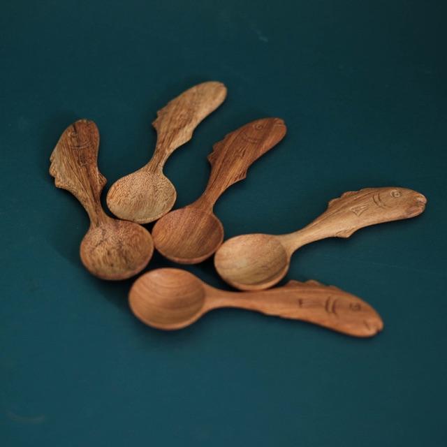 Muỗng gỗ handmade - muỗng gỗ hình cá cho bé