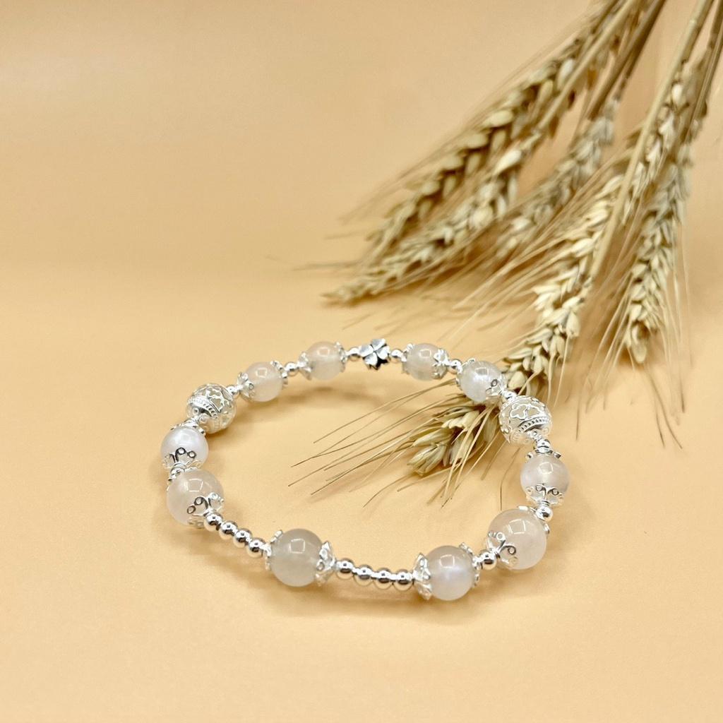 Vòng tay charm bạc TUDO mặt trăng Moonstone trắng ánh xanh mix cỏ 4 lá May Mắn và 2 bi khắc 3D - nữ Kim Thủy