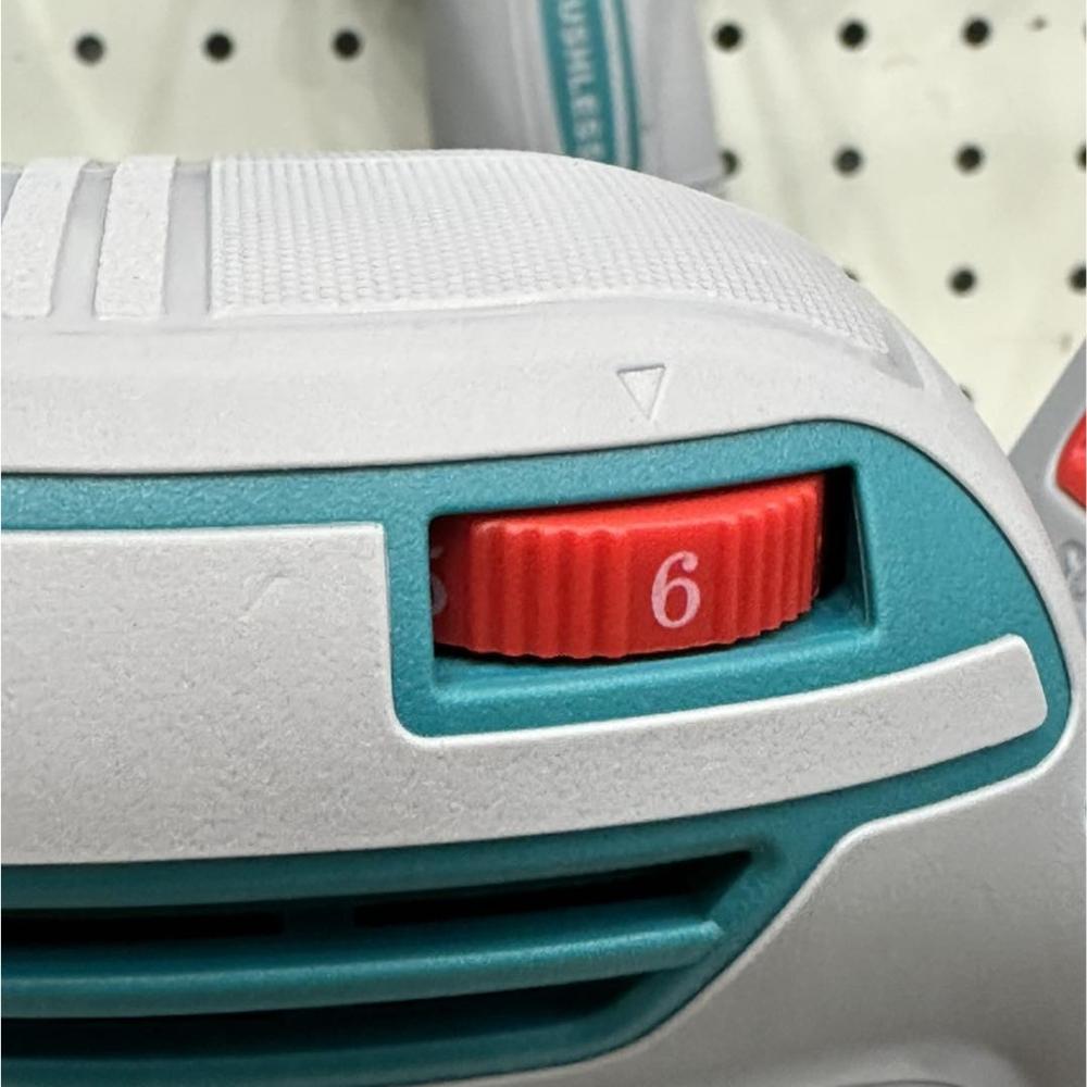 MÁY CHÀ NHÁM TRÒN KHÔNG CHỔI THAN DÙNG PIN 20V TOTAL TROSLI20021 - HÀNG CHÍNH HÃNG