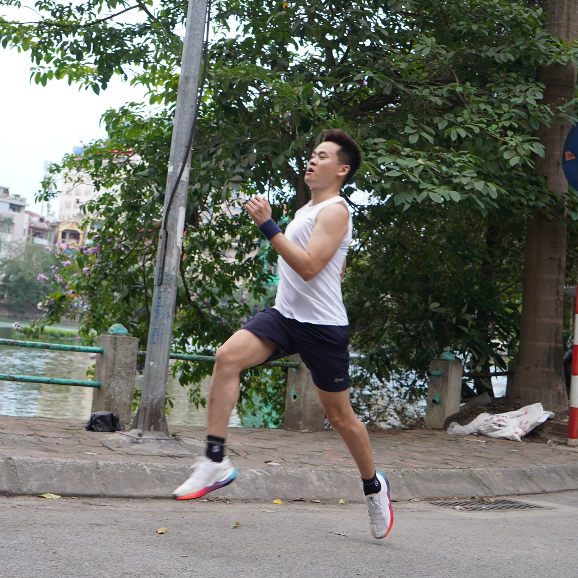 Quần đùi short gió nam thể thao Basic trẻ trung năng động, thoáng mát co giãn 4 chiều MRM Manlywear