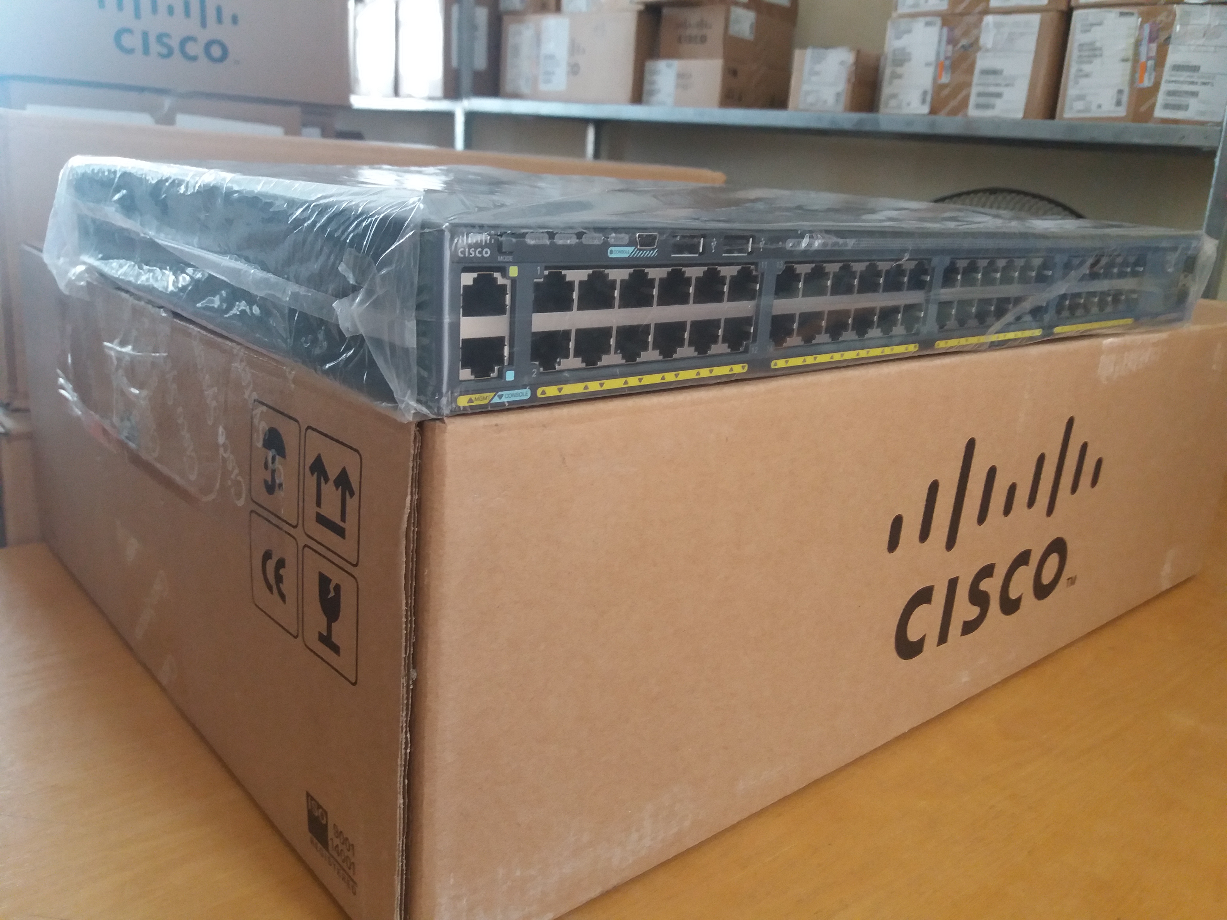 Thiết bị mạng Switch Cisco WS-C2960X-48TS-LL - Hàng nhập khẩu