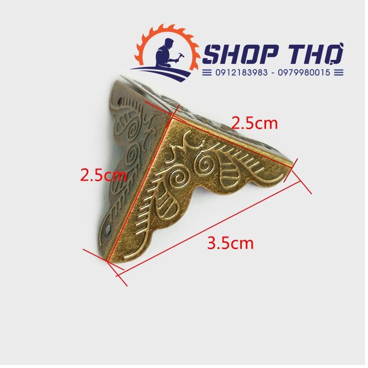 Bịt góc hộp C072 màu đồng , màu vàng