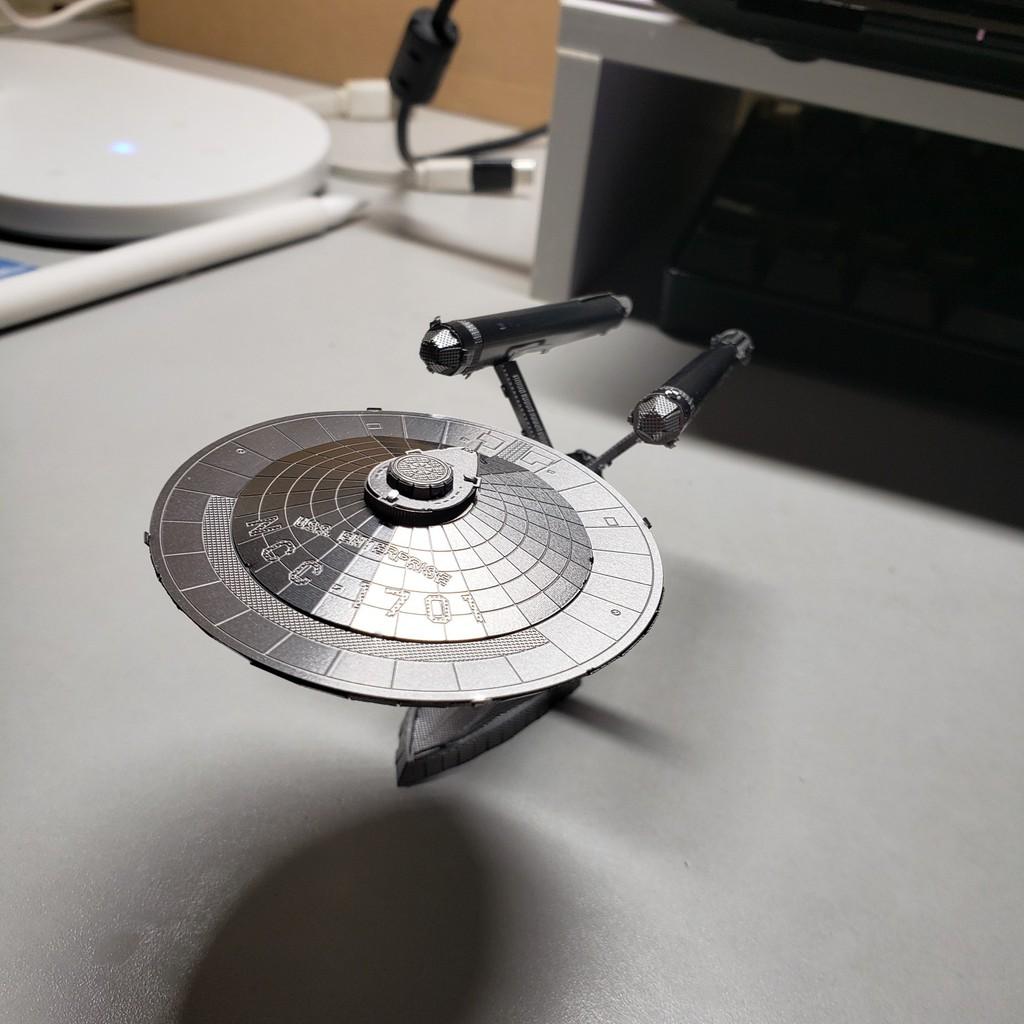 Mô Hình Lắp Ráp 3d Phi Thuyền USS Enterprise (NCC-1701)