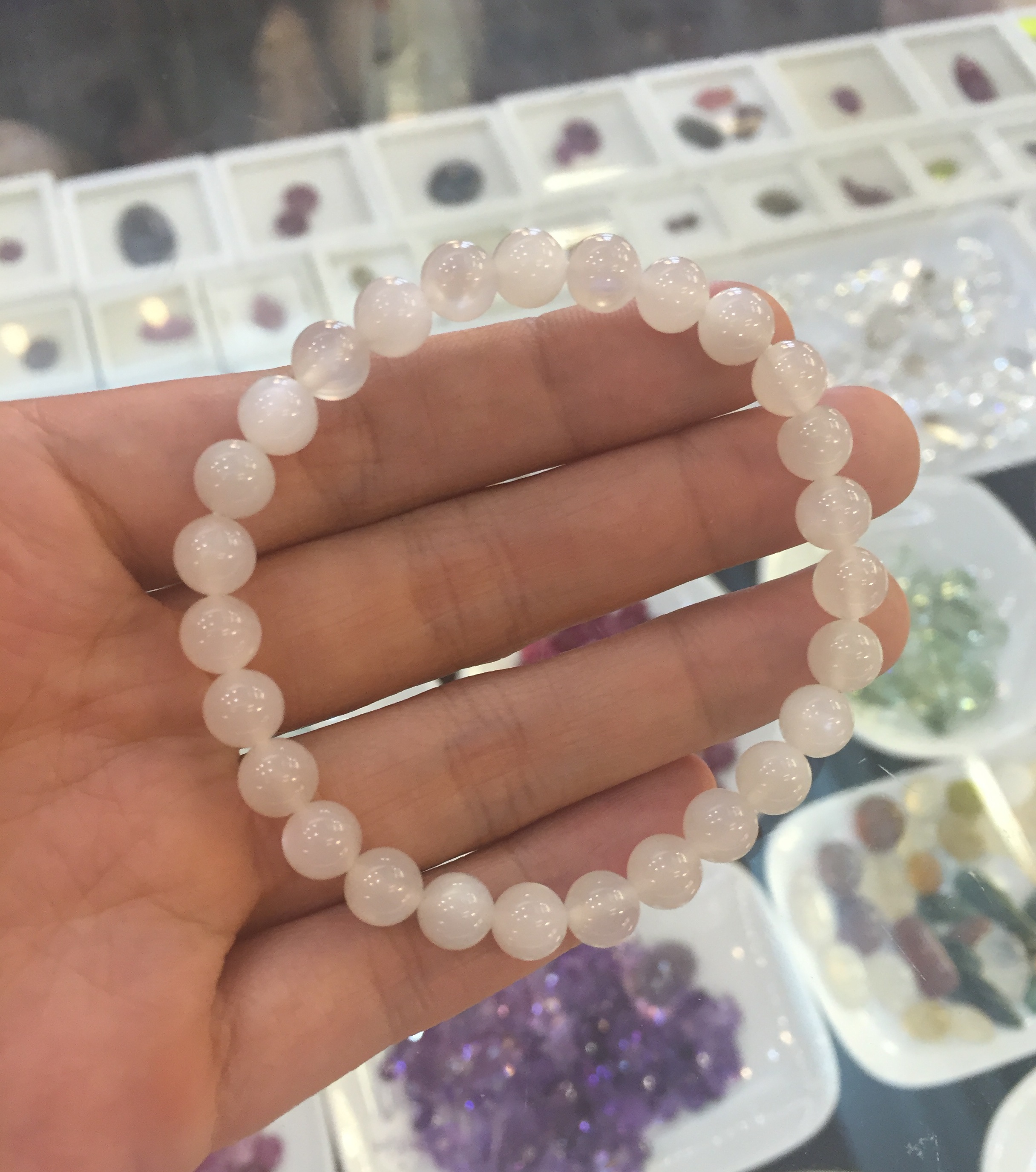 Vòng tay phong thuỷ đá Mặt Trăng 6 ly
