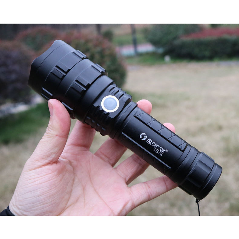 Đèn pin cầm tay mini du lịch, dã ngoại chắc chắn ánh sáng chiếu xa pin sạc M15