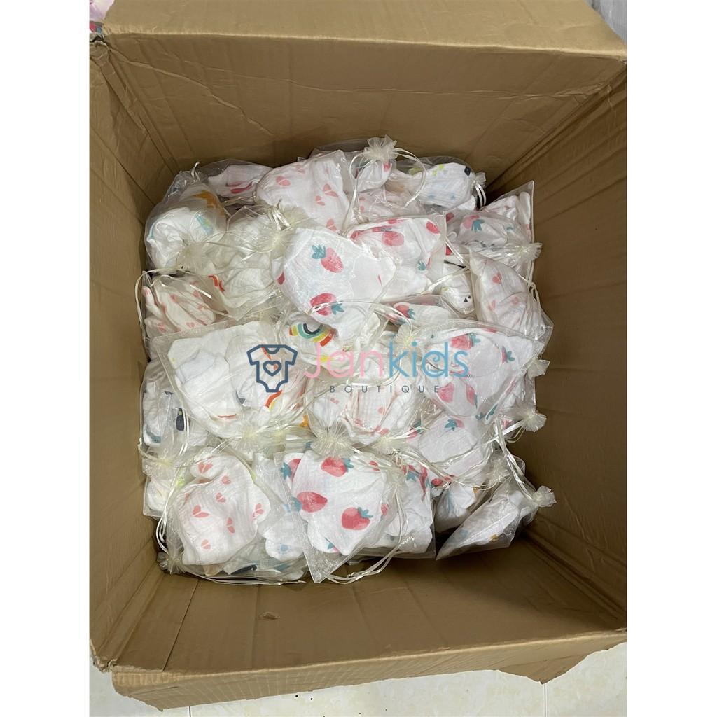 Set bao tay bao chân và mũ đội đầu sơ sinh cho bé chất vải xô mềm mại