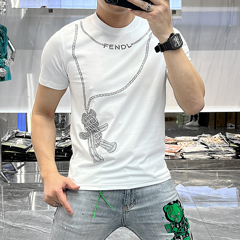 Áo thun nam cao cấp TC với chất cotton co dãn, họa tiết con gấu đính đá độc đáo, phong cách trẻ trung, năng động-22022