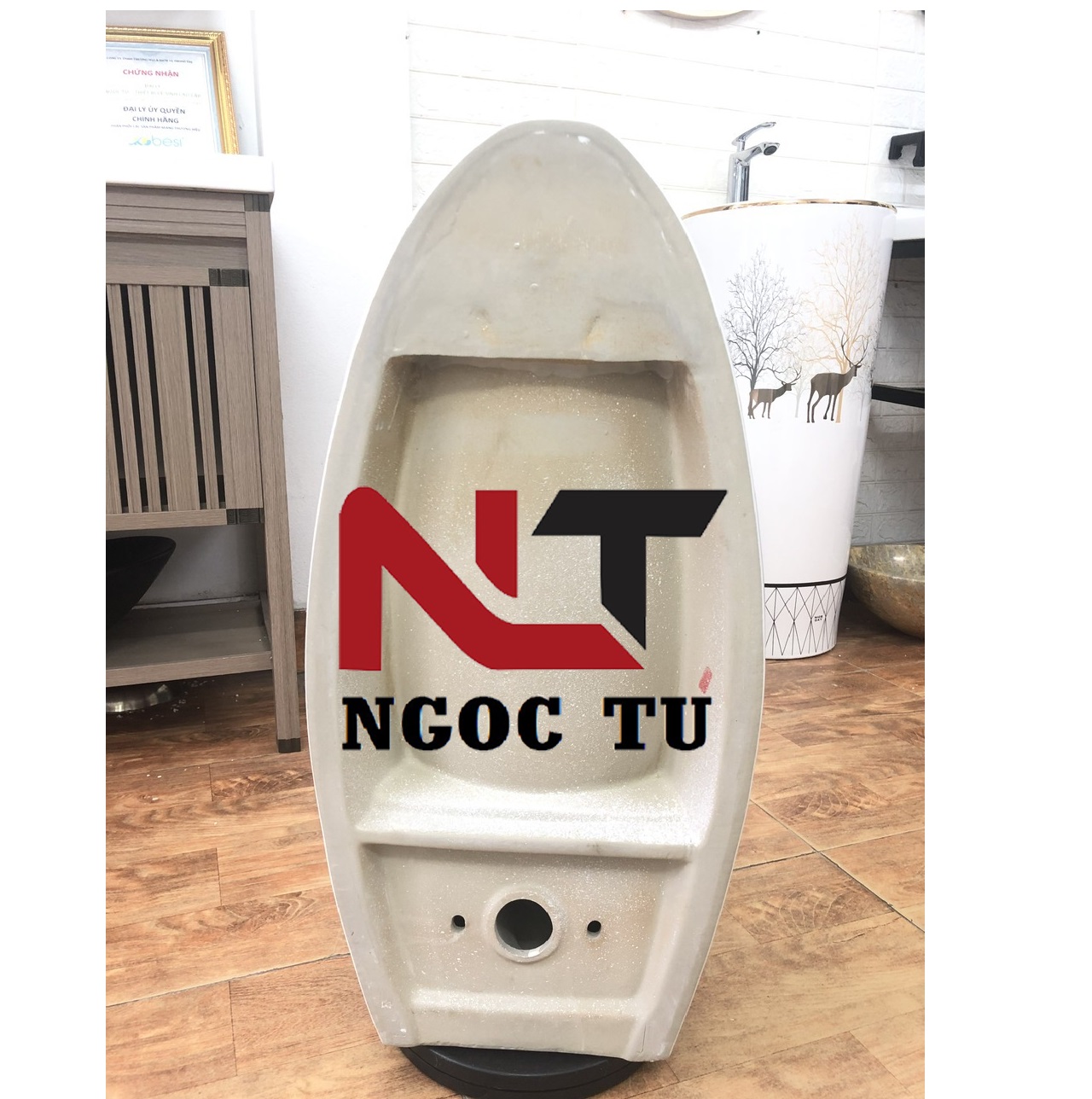 TIỂU NAM Treo Tường Nhấn cơ cao cấp GROVES 502 (70 cm)
