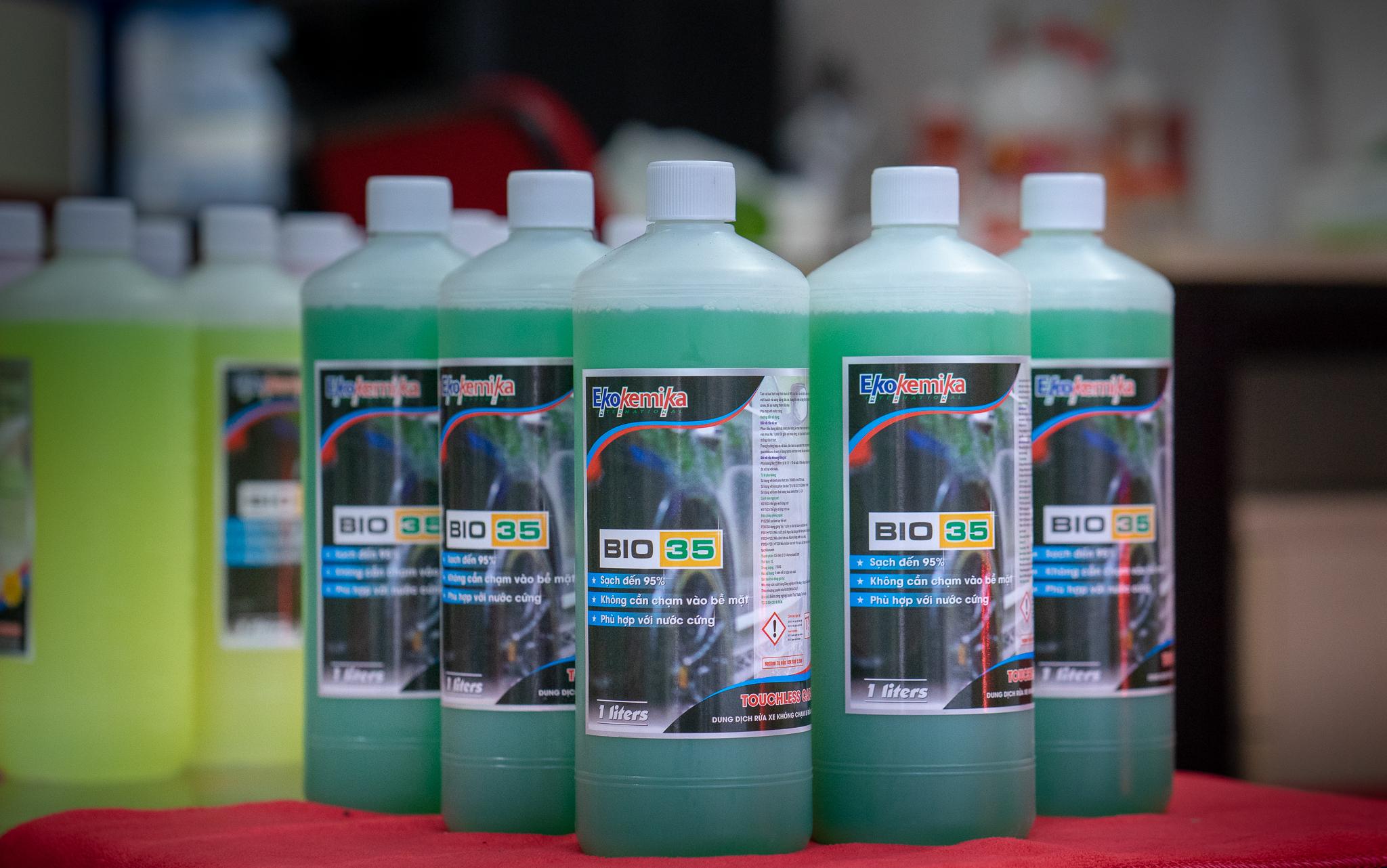 NƯỚC RỬA KHOANG ĐỘNG CƠ VÀ RỬA Ô TÔ - XE MÁY KHÔNG CHẠM EKOKEMIKA ITALY BIO 35-1L