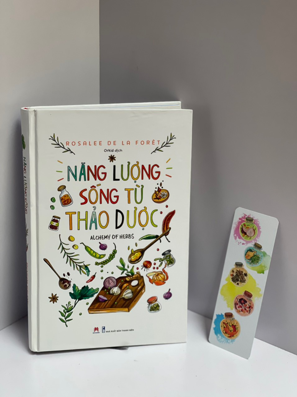 [Bìa cứng in màu, tặng kèm bookmark]  NĂNG LƯỢNG SỐNG TỪ THẢO DƯỢC - Rosalee de la Forêt - Huy Hoang Bookstore