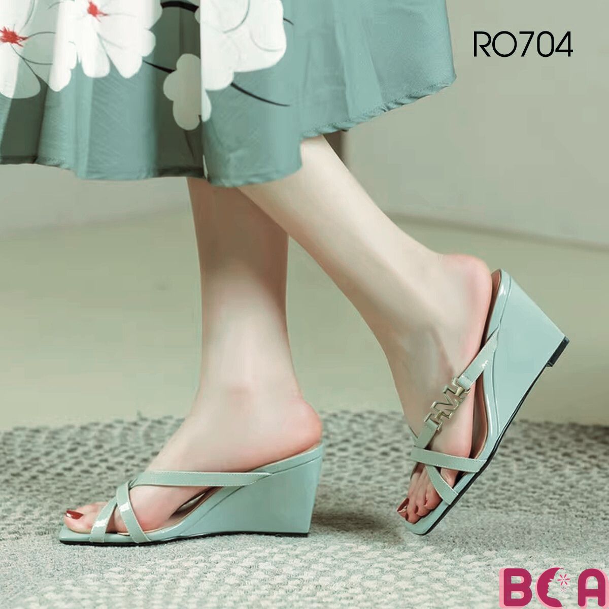 Giày Đế Xuồng Nữ Cao 7p RO704 ROSATA tại BCASHOP Thiết Kế Hở Mũi Và Quai Mảnh Thanh Lịch, Trẻ Trung