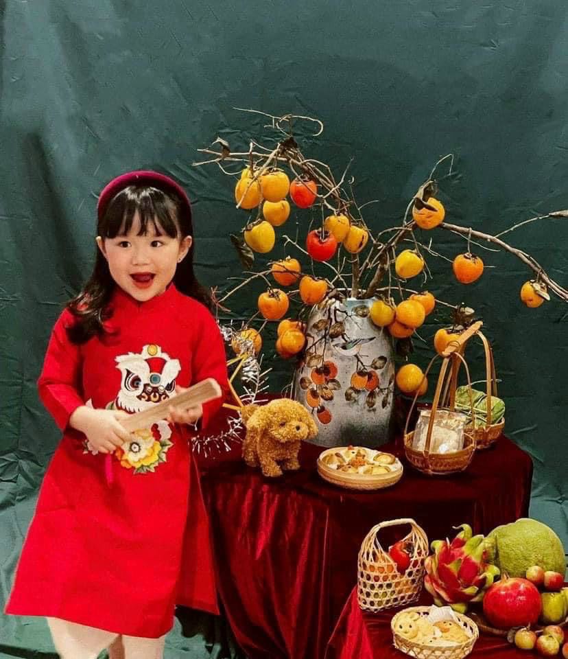 Áo dài cách tân trẻ em thêu kì lân chất liệu taffa mặc Tết siêu xinh